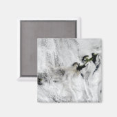 Plume aus dem Okmok-Vulkan, den Aleutianinseln 2 Magnet (Vorderseite/Rückseite)