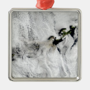 Plume aus dem Okmok-Vulkan, den Aleutianinseln 2 Ornament Aus Metall