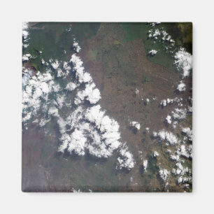 Plume erhebt sich aus dem Vulkan Nyiragongo in der Magnet