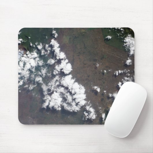 Plume erhebt sich aus dem Vulkan Nyiragongo in der Mousepad (Mit Mouse)