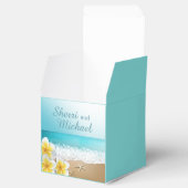 Plumeria Beach Tropical Island Wedding Geschenkschachtel (Geöffnet)