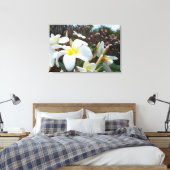 Plumeria Canvas Print 1 Leinwanddruck (Insitu (Schlafzimmer))