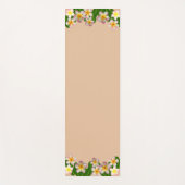 Plumeria Flowers on Champagne Beige Yogamatte (Vorderseite)