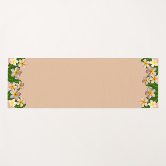 Plumeria Flowers on Champagne Beige Yogamatte (Vorderseite (Horizontal))