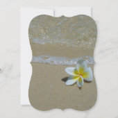 Plumeria Frangipani auf der Sand Hochzeit Einladun Einladung (Rückseite)