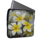 Plumeria, gelbe Blumenfotografie Laptopschutzhülle (Vorne Rechts)