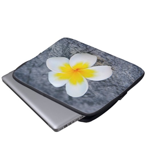 Plumeria Laptopschutzhülle (Vorne Knopf)