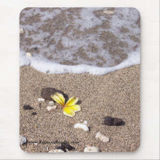 Plumeria wäscht sich an Land Mousepad