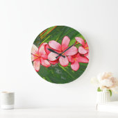Plumerias Große Wanduhr (Zuhause)