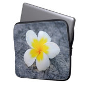 Plumerie Laptopschutzhülle (Vorderseite Links)