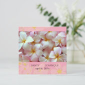 Plumerien auf rosa Untergrund Einladung (Stehend Vorderseite)