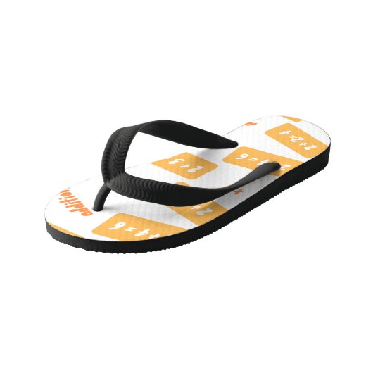 Plus zwei kinderbadesandalen (Schrägansicht)