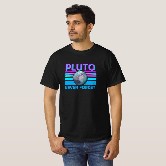 Pluto Never Forget T-Shirt (Vorne ganz)