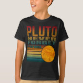 Pluto-Niemals-Vergessen-T-Shirt T-Shirt (Vorderseite)