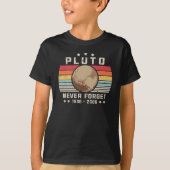 Pluto Vergessen Sie nie 1930 - 2006 Retro Funny Sp T-Shirt (Vorderseite)