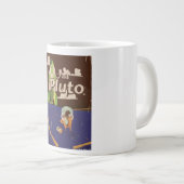 Pluto Vintage Reiseplakat Jumbo-Tasse (Vorderseite Rechts)