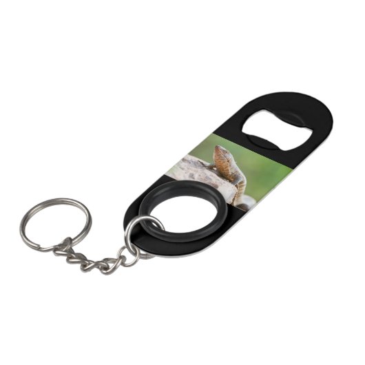 Plutschechse Mini Flaschenöffner (Vorderseite Schrägansicht)