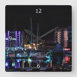 Plymouth Barbican Quadratische Wanduhr