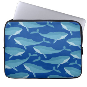 Pod of Whales Schwimmen dunkelblau Laptopschutzhülle
