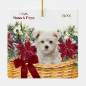 Poinsettia Maltese Puppy Christmas Basket Keramikornament (Rückseite)