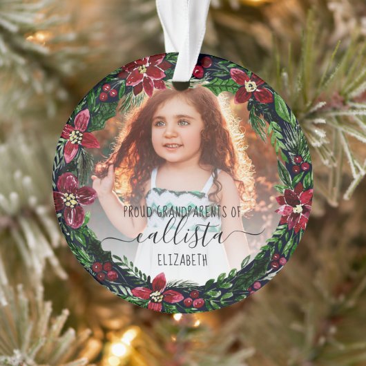 Poinsettia Wreath Proud Großeltern Foto Name Ornament (Baum)