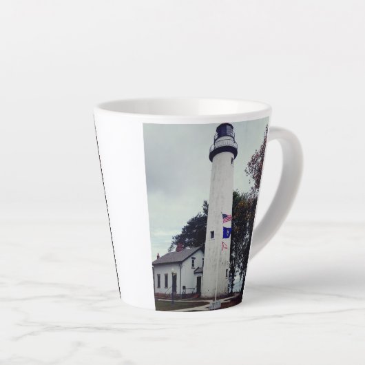 Pointe Aux Barques Lighthouse auf einer Tasse (Rechte Ecke)
