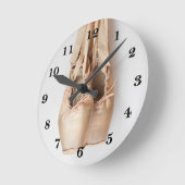 Pointe Shoes Runde Wanduhr (Winkel)