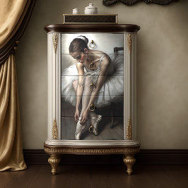 Poised Ballerina Dancer Decoupage Seidenpapier