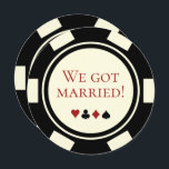 Poker Chip Vegas Hochzeitsankündigung Einladung<br><div class="desc">Dazzle deine Freunde und Familie,  indem du ihnen diese schwarzen und Elfenbeinweiße Poker Chips Hochzeitsankündigungen und/oder Party Einladungen schicken. Sie werden gespannt darauf warten,  sich bei diesem unvergesslichen Empfang zu treffen!</div>
