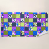 Pokii Hawaiian Floral und Dot Patchwork Lila Strandtuch (Vorderseite)