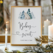 Polar Bär Babys sind süß und nehmen eine Leckerei  Poster