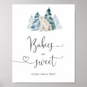 Polar Bär Babys sind süß und nehmen eine Leckerei  Poster (Vorne)
