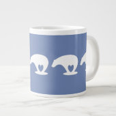 Polar Bear Liebe auf Hochzeitswald blau Jumbo-Tasse (Vorderseite Rechts)