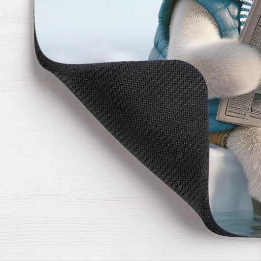 Polar Bear Reading a Newspapier Mousepad (Ecke)