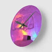 Polar Bear Room im Hotel de Glace, Quebec, Kanada Runde Wanduhr (Winkel)