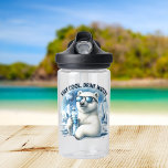 Polar Hydration hero - Kids Trinkflasche<br><div class="desc">Bleibe frostig und hydriert mit dieser Polar Hydration Hero Wasserflasche! Dieser supercoole Eisbär,  der stylische Schattierungen macht und eine Wasserflasche klopft,  erinnert die Kleinen daran,  dass das Trinken von Wasser genauso viel Spaß machen kann wie ein polarer Absturz. Ideal für Kinder,  die ihre coolen Begleiter Liebe haben!</div>