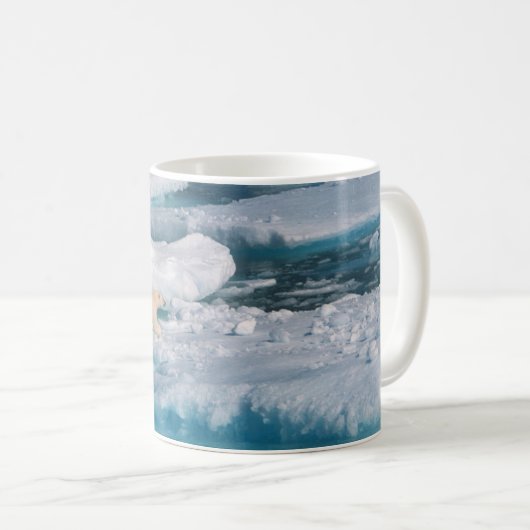 Polarbär, der auf dem Meer spaziert Kaffeetasse (VorderseiteRechts)