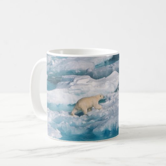 Polarbär, der auf dem Meer spaziert Kaffeetasse (Vorderseite Links)