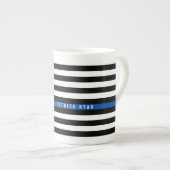 Police Thin Blue Line American Flag Mit Monogramm Porzellantasse (Vorderseite Rechts)