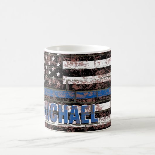 Police Thin Blue Line Distressed Flag Mit Monogram Kaffeetasse (Mittel)