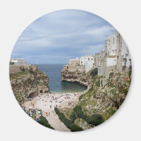 Polignano a Mare city beach in Puglia runder magne