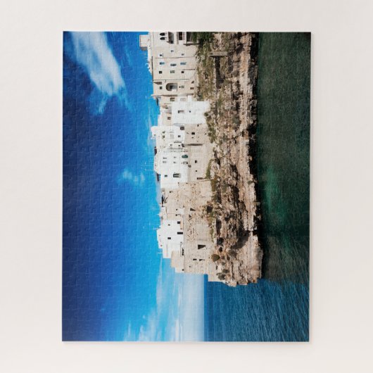 Polignano, das eine Stute auf einer Klippe in Puzzle (Vertikal)