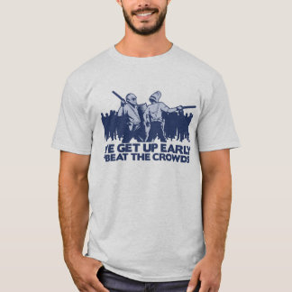 Polizei, die wir früh aufstehen, um die Mengen zu T-Shirt