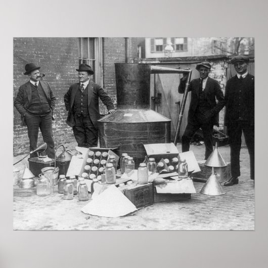 Polizei mit Konfiszierung noch, 1922. Vintages Fot Poster (Vorne)