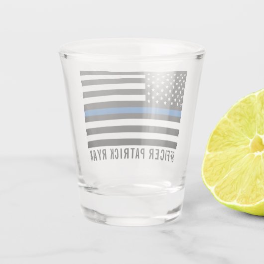 Polizei Thin Blue Line American Flag Name Schnapsglas (Rückseite)