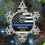 Polizeiabteilung Logo für Blaue Strafverfolgung Schneeflocken Zinn-Ornament<br><div class="desc">Thin Blue Line Police Department Weihnachtsschmuck - Amerikanische Flagge in Polizei Flag Farben, moderne schwarz und blau Design . Passen Sie sich mit Ihrem Abteilungslogo an, und personalisieren Sie die Personalisierung mit dem Namen der Polizeibeamten und der Abzeichen-Nummer. Dieses personalisierte Vollzugsschmuck eignet sich hervorragend für Polizeidienststellen und Strafverfolgungsbeamte, kleine Geschenke...</div>