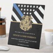 Polizeibeamter Abschluss - Rechtsdurchsetzung will Sockelschild (In Situ)