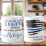 Polizeichaft Thin Blue Line Personalisiert Kaffeetasse<br><div class="desc">Der Mann, der Mythos, die Legende! Thin Blue Line Police Retirement Kaffee Tasse . USA amerikanische Flagge Design in Police Flag Farben, moderne trendige Schwarz-weiß und blau Design. Personalisieren Sie mit dem Namen der Polizeibeamten, Abteilung und Datum der Pensionierung. Sehen Sie sich unsere Kollektion an, um die Einladungen der Polizei...</div>