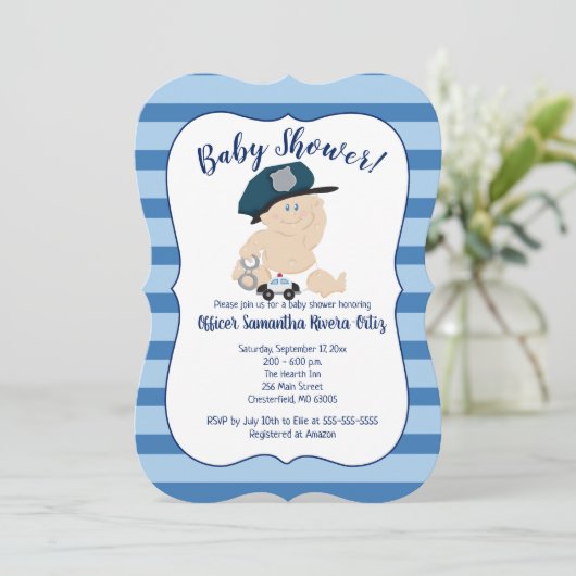 Polizeichef des Baby Polizisten gestreift Moderne  Einladung (Stehend Vorderseite)