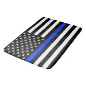 Polizeiflagge der Thin Blue Line Badematte (Schrägansicht)
